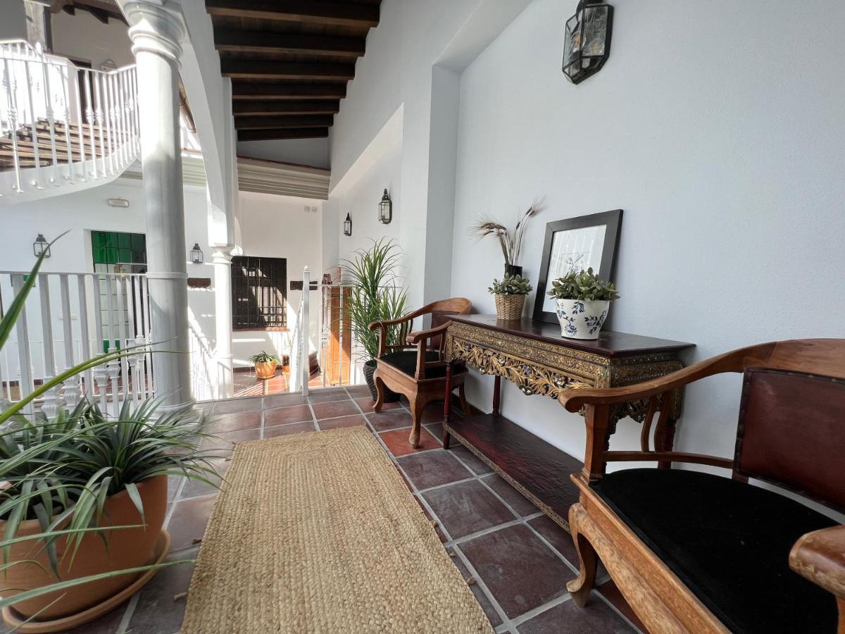 On Acebuchal 23 Guest House เอลโรซิโอ ภายนอก รูปภาพ