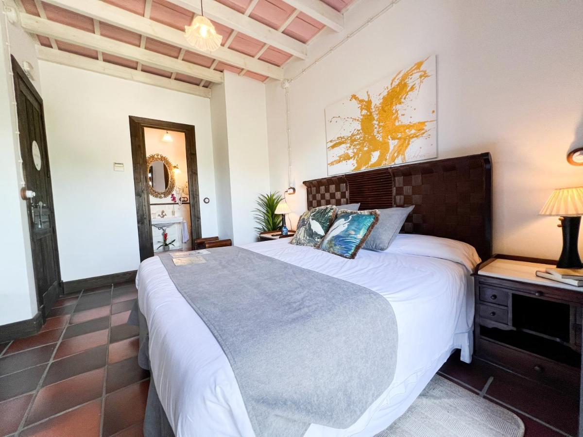 On Acebuchal 23 Guest House เอลโรซิโอ ภายนอก รูปภาพ
