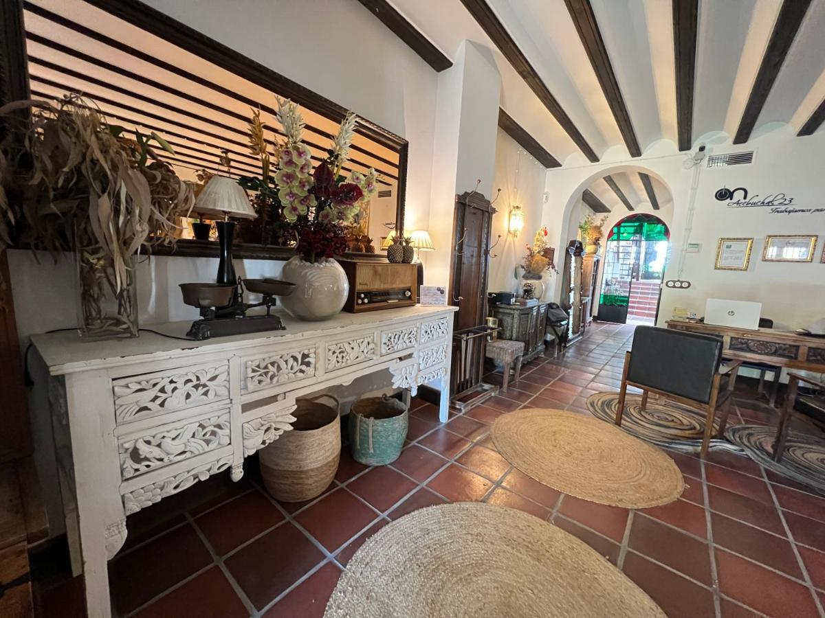 On Acebuchal 23 Guest House เอลโรซิโอ ภายนอก รูปภาพ