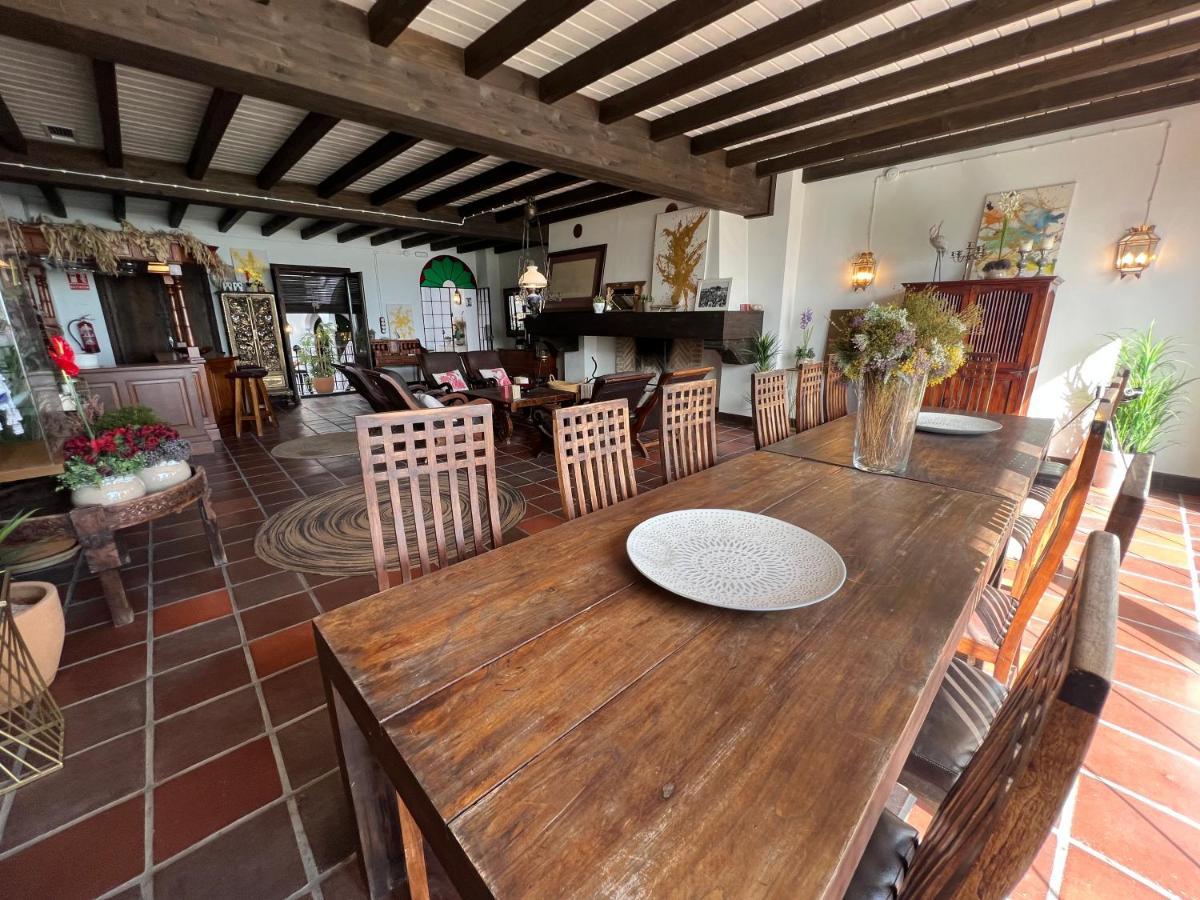 On Acebuchal 23 Guest House เอลโรซิโอ ภายนอก รูปภาพ