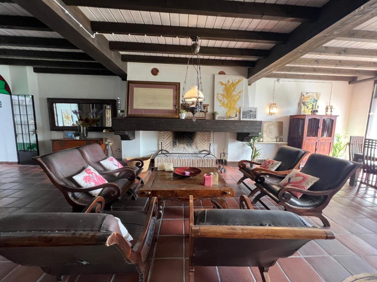 On Acebuchal 23 Guest House เอลโรซิโอ ภายนอก รูปภาพ